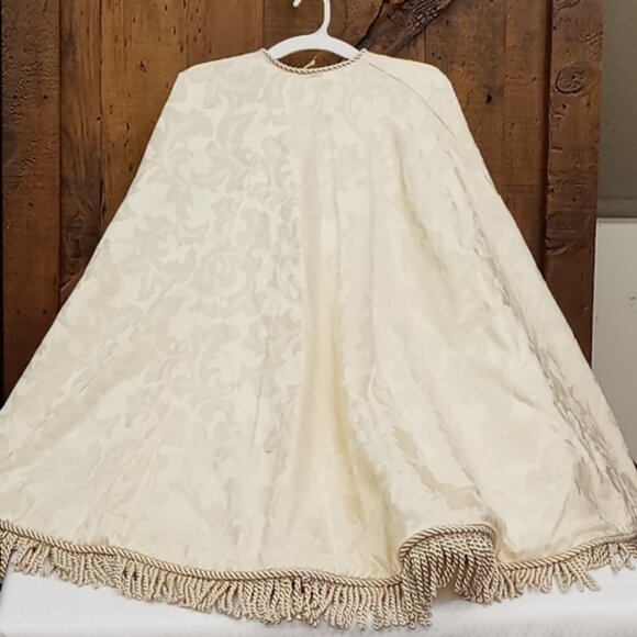 Other - Holiday Christmas Tree Skirt with Fringe